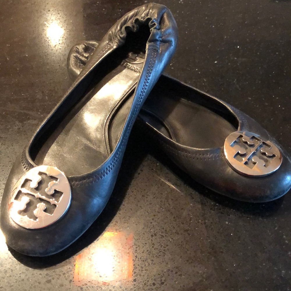 Tory Burch reva black flats silver logo